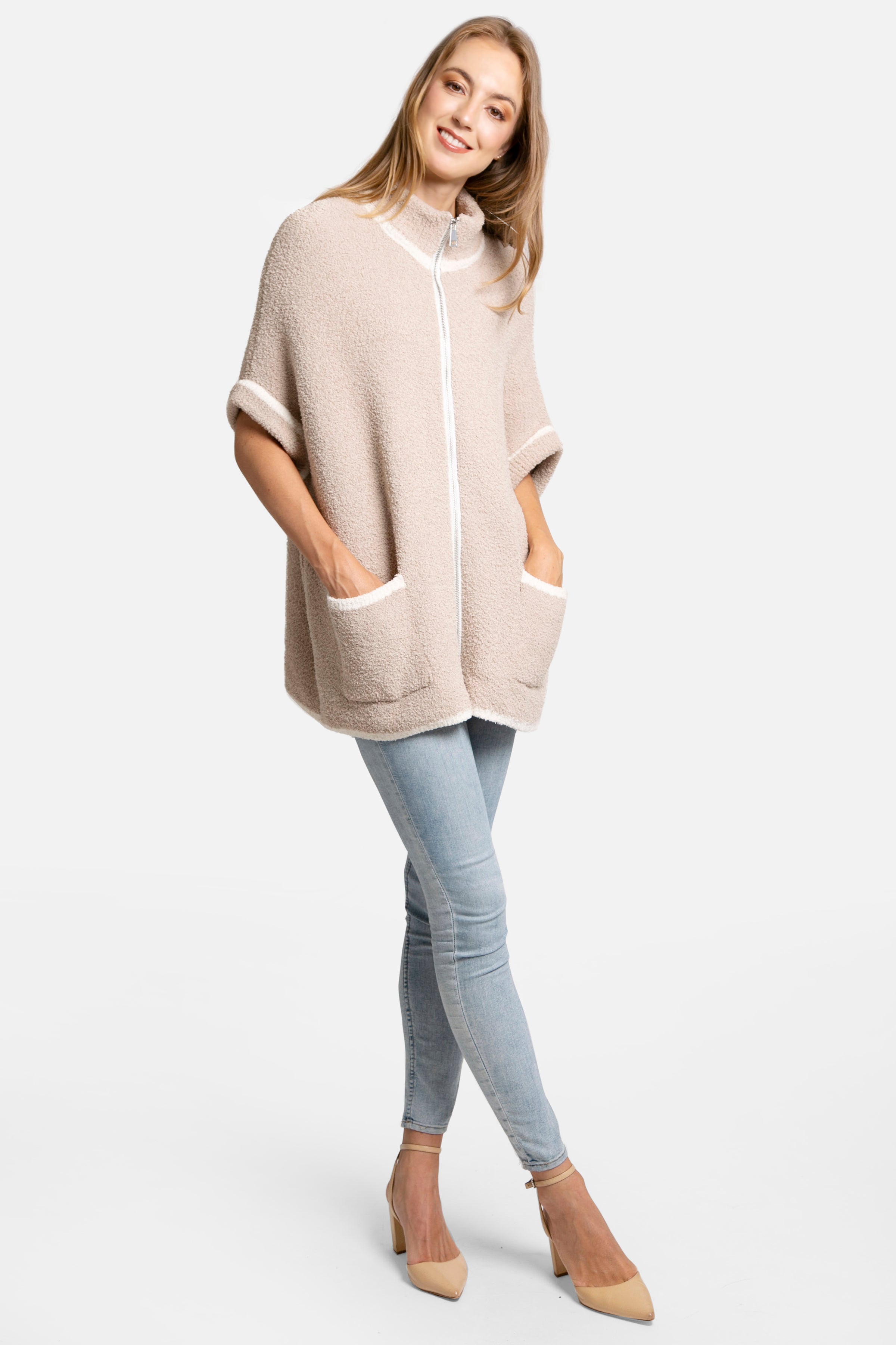 4 Sleeve Jacket with Pockets and Zipper Closure