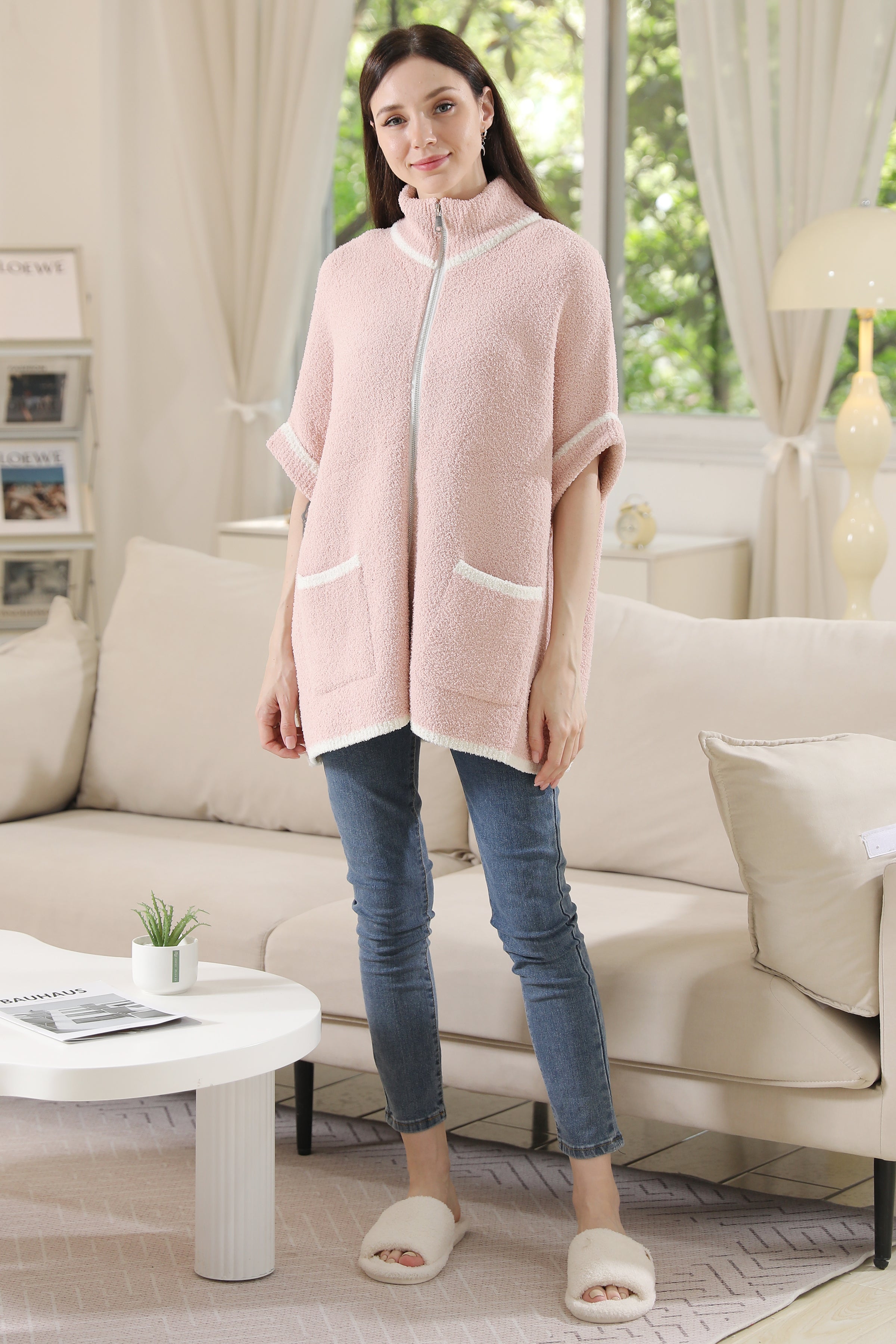4 Sleeve Jacket with Pockets and Zipper Closure